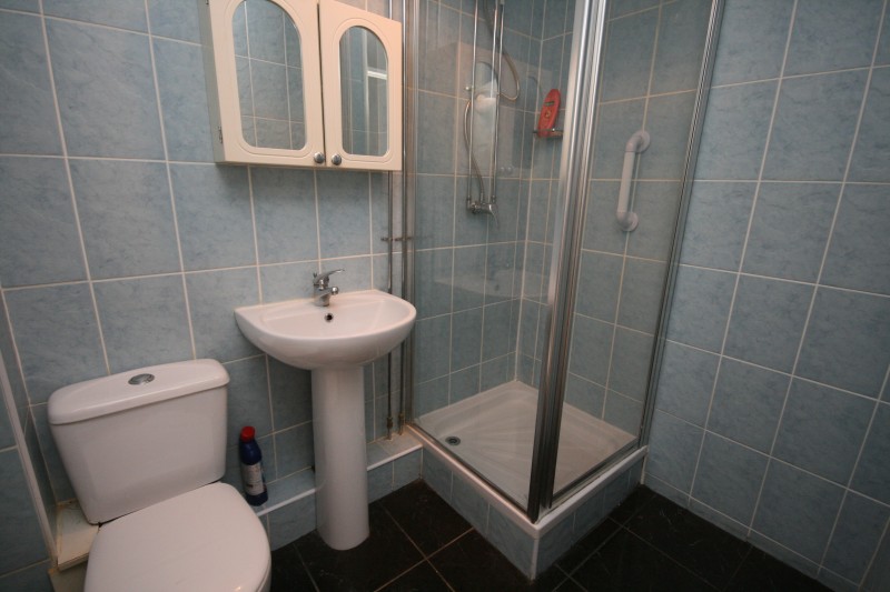 Alders Court, Oldham - Photo 4